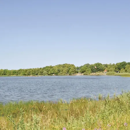 Дом отдыха Lovely In With Wifi *